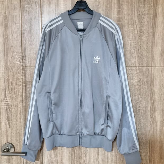 아디다스 그래픽자수 트랙탑 져지