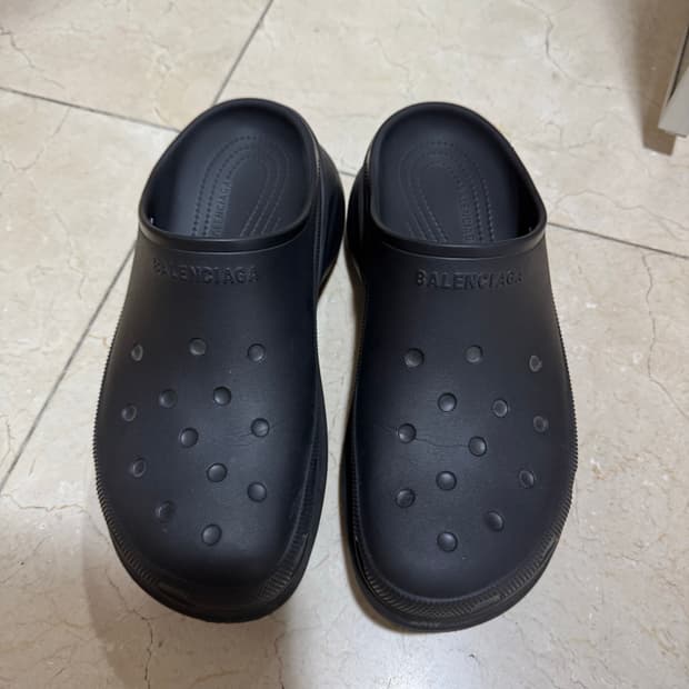 발렌시아가 크록스 43