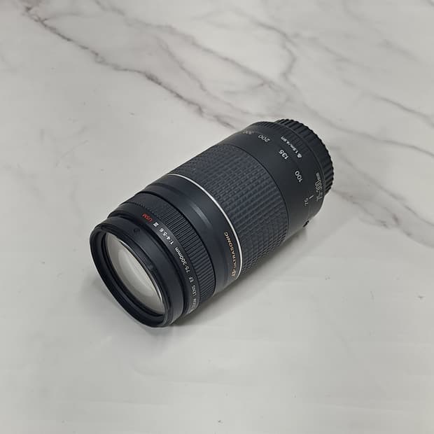 상태좋은 캐논 EF 75-300mm F4-5.6 III 망원줌렌즈