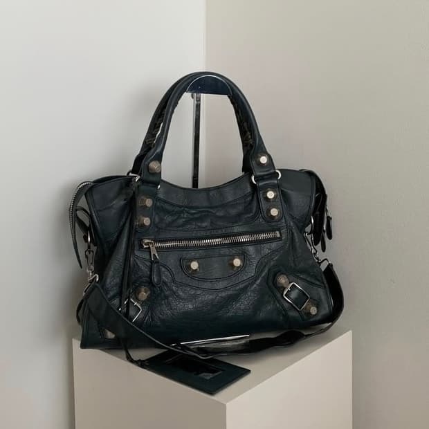 발렌시아가 자이언트 시티백 모터백 다크그레이