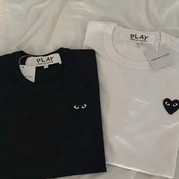 🖤[무료배송/정품]🖤 꼼데 가르송 블렉 와펜 반팔티 2colors