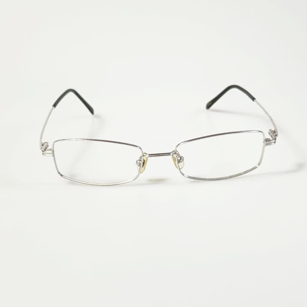 UNO 실버 메탈 슬림 스퀘어 프레임 빈티지 안경