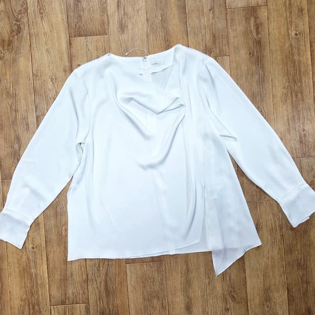 몸빼(MOMBBE) 드레이프 블라우스 55-66 새상품