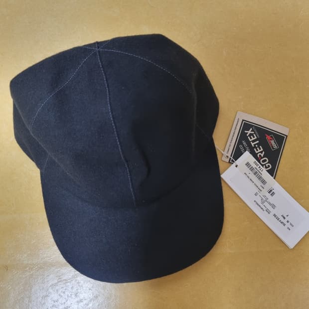 나나미카 고어텍스 볼캡 네이비 새상품