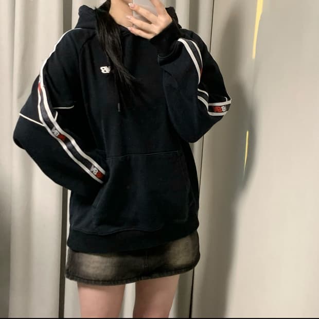 뉴발란스 후드티