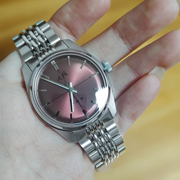 Merkur 상하이 복각 시계