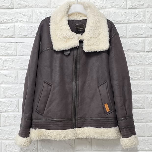 택포) 19s 써스데이 아일랜드 무스탕 M