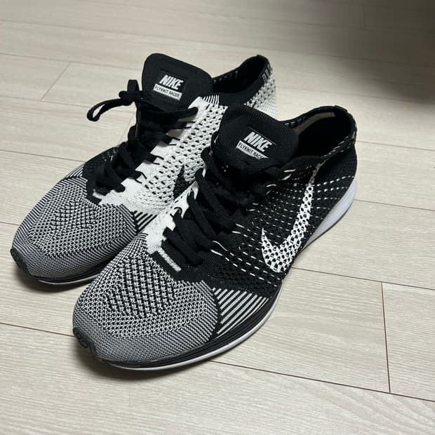 나이키 플라이니트 레이서 280사이즈 팜