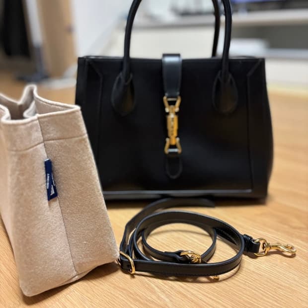 구찌 재키 1961 미디엄 토트백 블랙