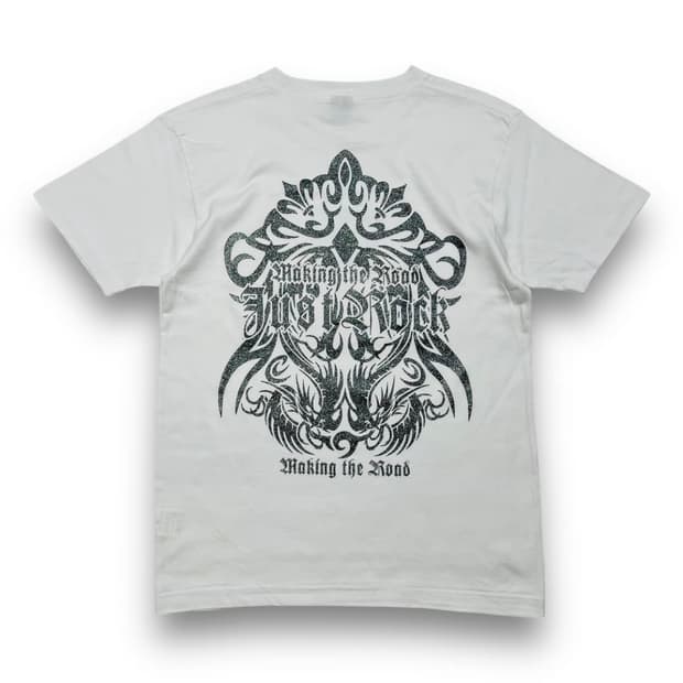 T V W 펑크 트라이벌 크로스 실버 글리터 반팔 티셔츠