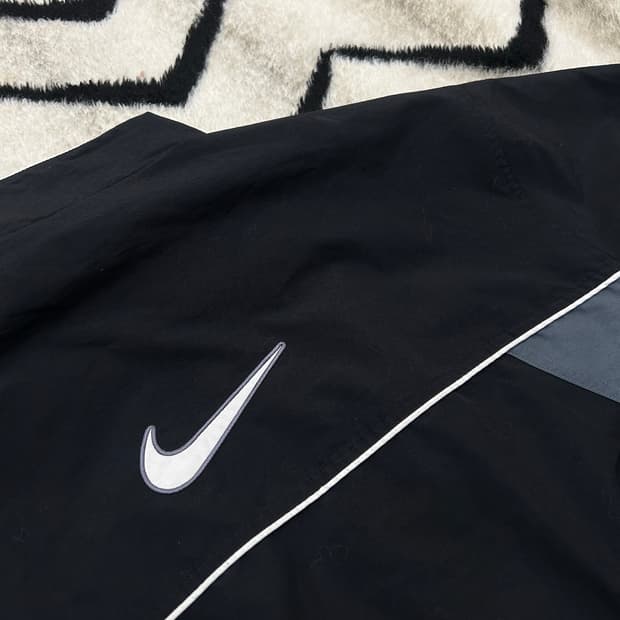 [L]나이키 올드스쿨 빅 스우시 폴리쉘 자켓/블랙