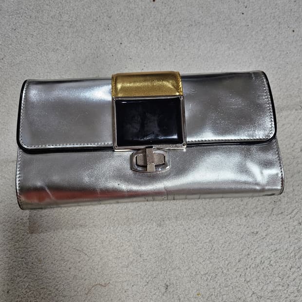 발렌시아가 클러치