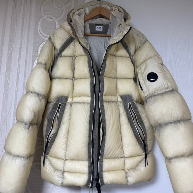 C.P. 컴퍼니 D.D. 쉘 후드 다운 자켓 피스타치오 쉘 베이지 L