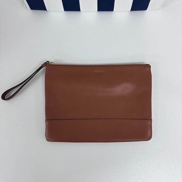 HAZZYS 헤지스 클러치 브라운 스트랩 가죽 가방
