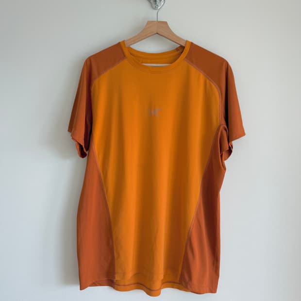 아크테릭스(ɅRC'TERYX) 기능성 반팔 티셔츠