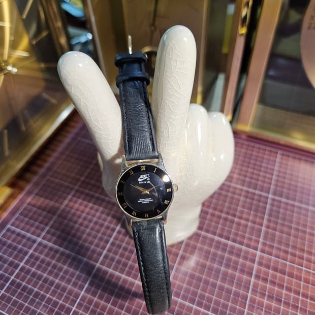 나이키 빈티지 가죽시계 Made in USA