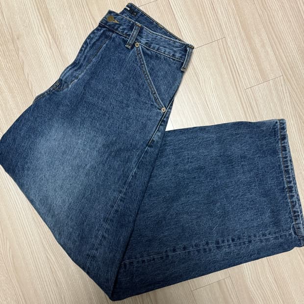 해칭룸 wide curve jean