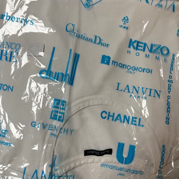 아크네 흰티