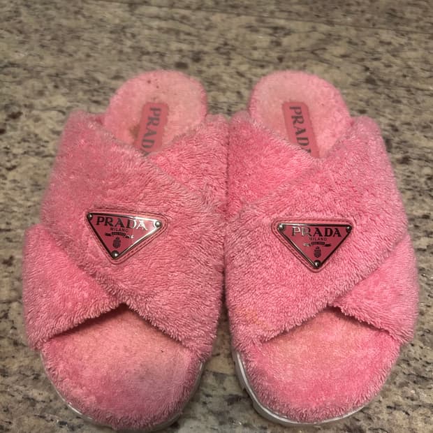 Prada 테리슬리퍼