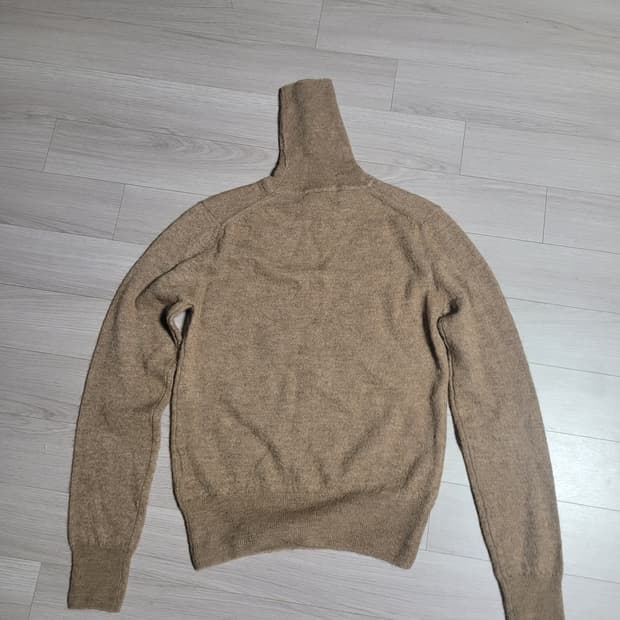 hehr 브랜드의 터틀넥 니트 S사이즈