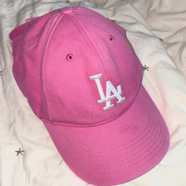 MLB 핫핑크 볼캡 🩷