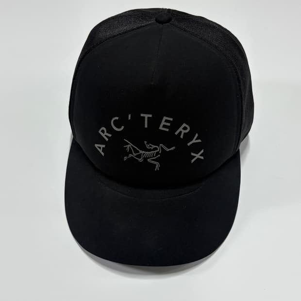 아크테릭스 (ARC’TERYX) 트러커 커브 캡