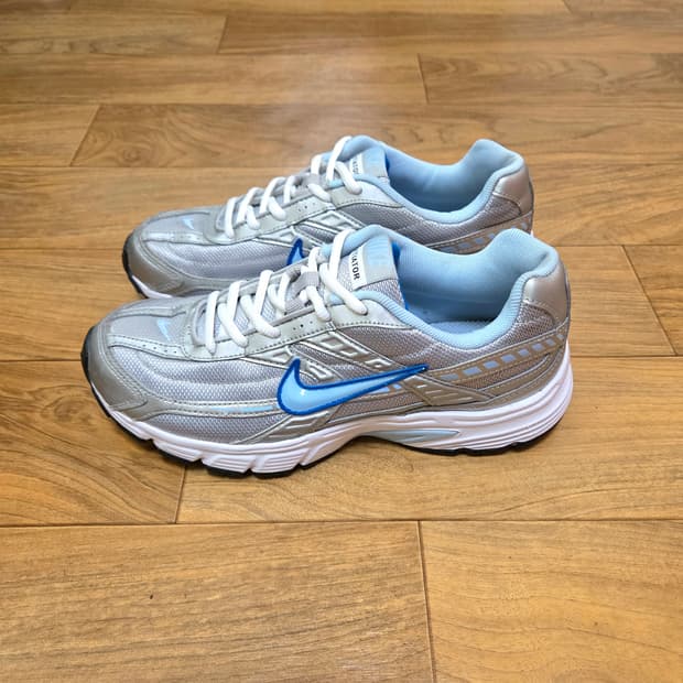 나이키 이니시에이터 250