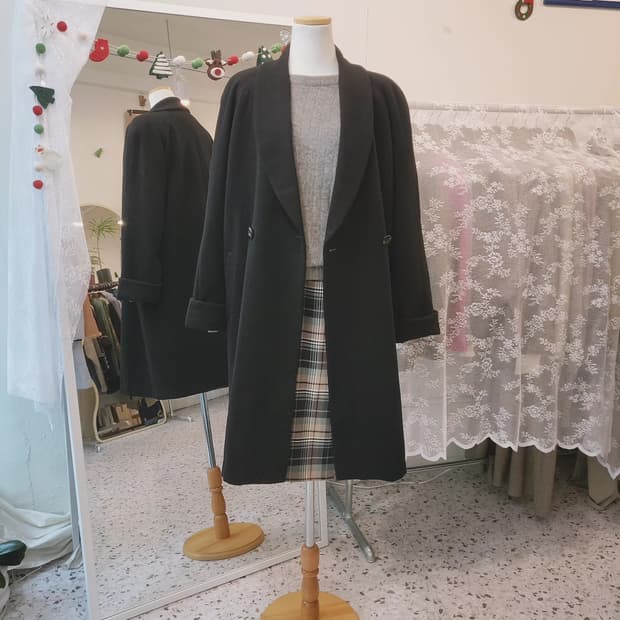 Cashgora 래글런 블랙코트