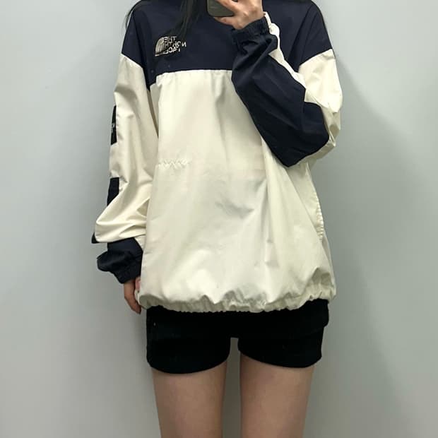 노스페이스 화이트라벨 배색 바람막이 웜업