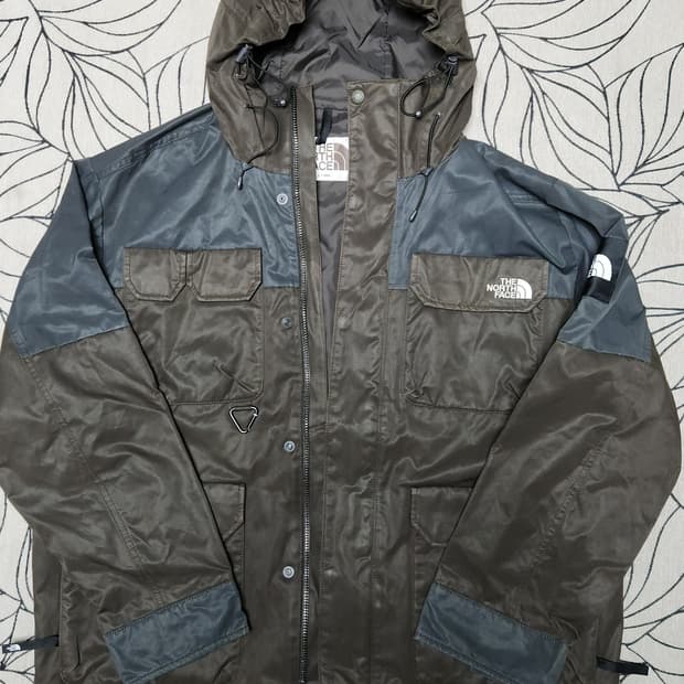 노스페이스 화이트라벨 왁스 레인저 바람막이 자켓 105사이즈입니다