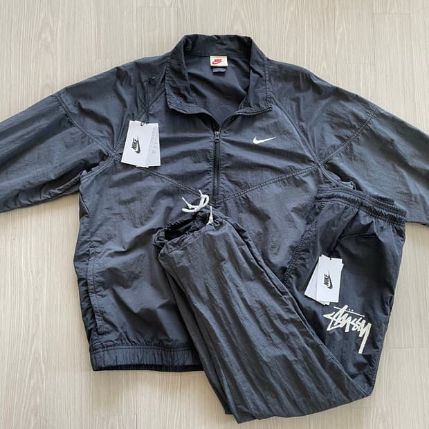 나이키 x 스투시 윈드러너 아노락 세트 오프 느와르