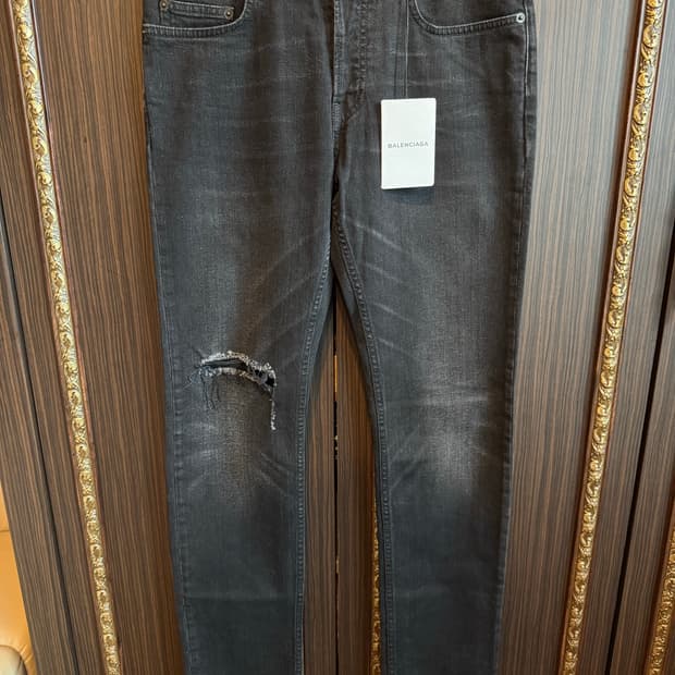 발렌시아가 18ss 블랙 디스진