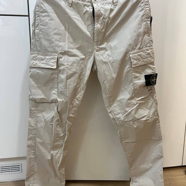 24fw 스톤아일랜드 베이지카고팬츠 33-34 (새상품급)