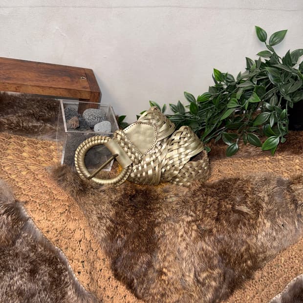 Gold woven rattan strap buckle belt