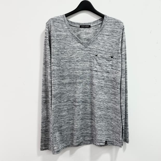 Avail Mode v neck pocket stud sleeve