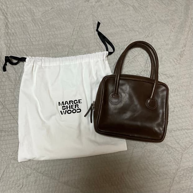 마지셔우드 파이핑 슬림 토트백