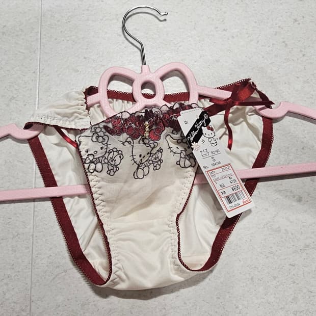 일본)헬로키티 자수 팬티 화이트레드 S
