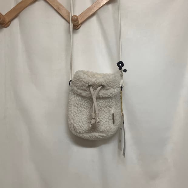 캉골 뽀글이 버킷백 아이보리
