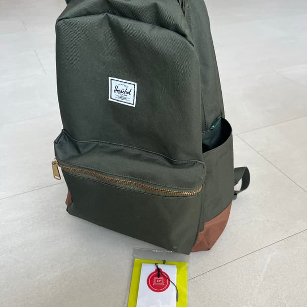 허쉘(Herschel)백팩 카키