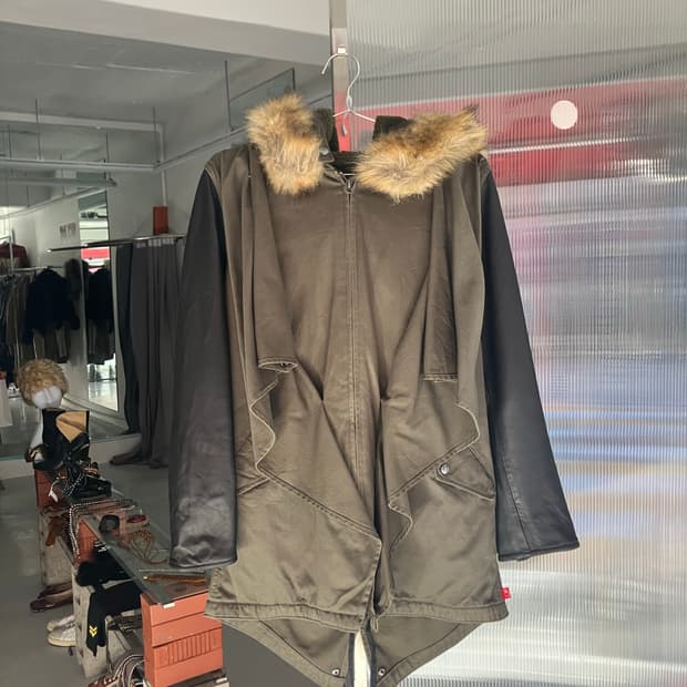 후드 피쉬테일 야상