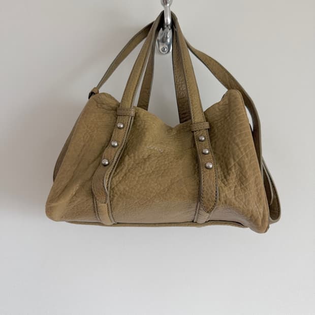알렉산더왕(alexanderwang) 레더 토트백(숄더 가능,모서리까짐)
