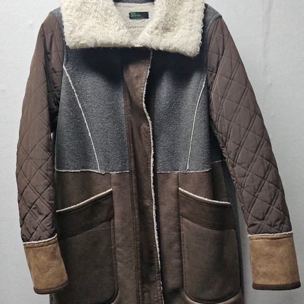 베네통 브라운 무스탕 코트 42