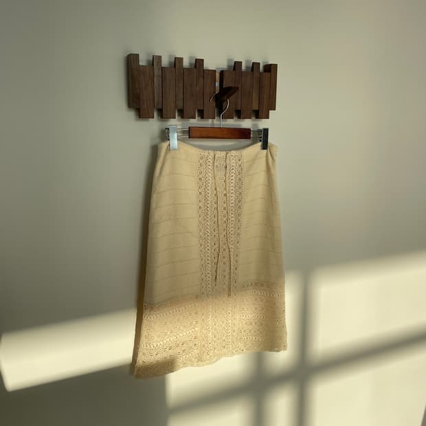 버버리 블루라벨 크로쉐 미디 스커트