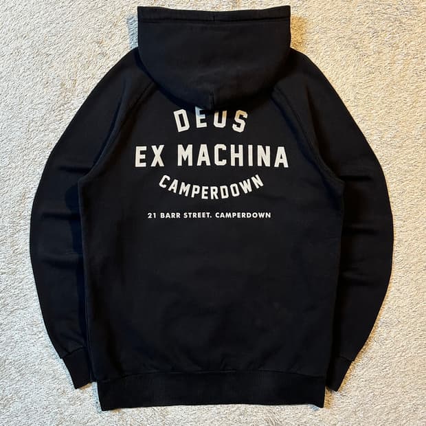 데우스 엑스 마키나 DEUS 캠퍼다운 어드레스 후드티 블랙