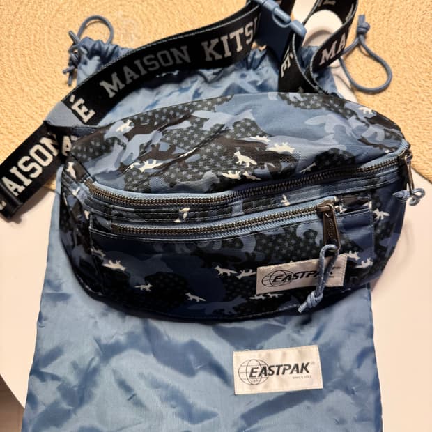메종키츠네 X 이스트팩 힙색