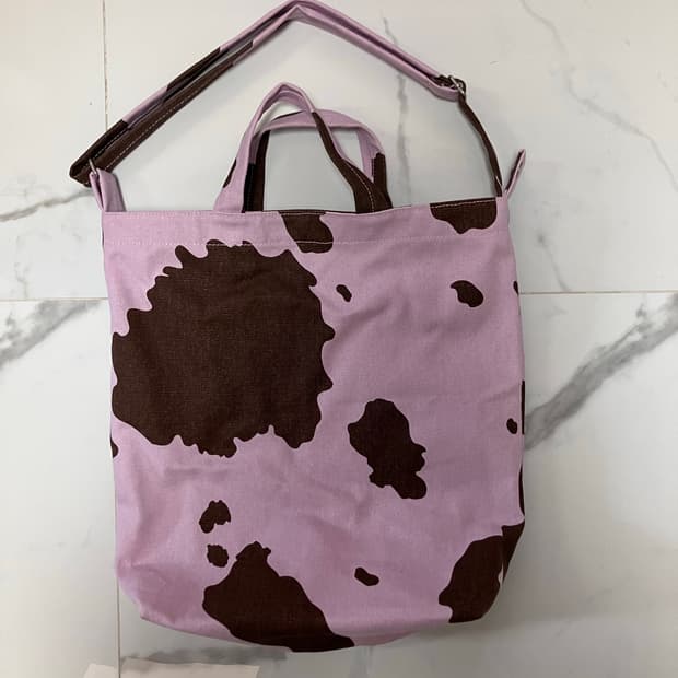 (희귀) baggu 바쿠 덕백 UO 한정판 캔버스 핑크 카우 패턴 숄더백