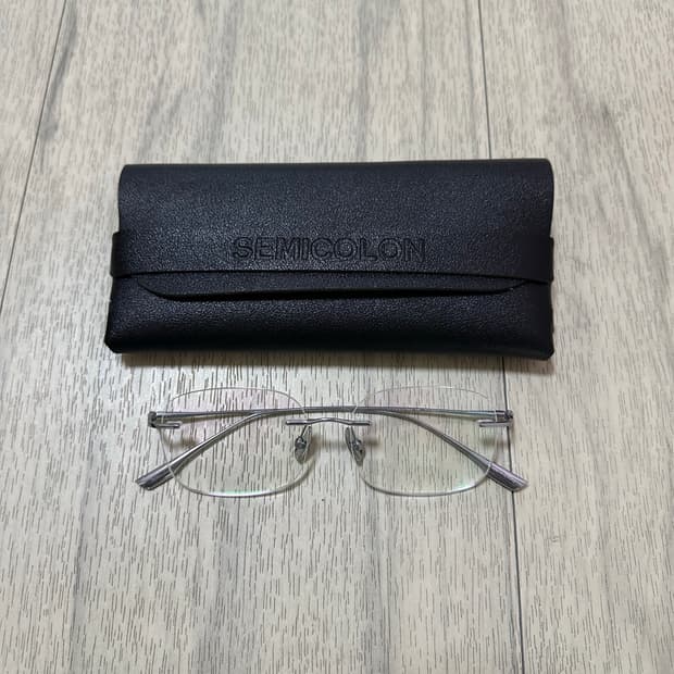 세미콜론 무테 안경