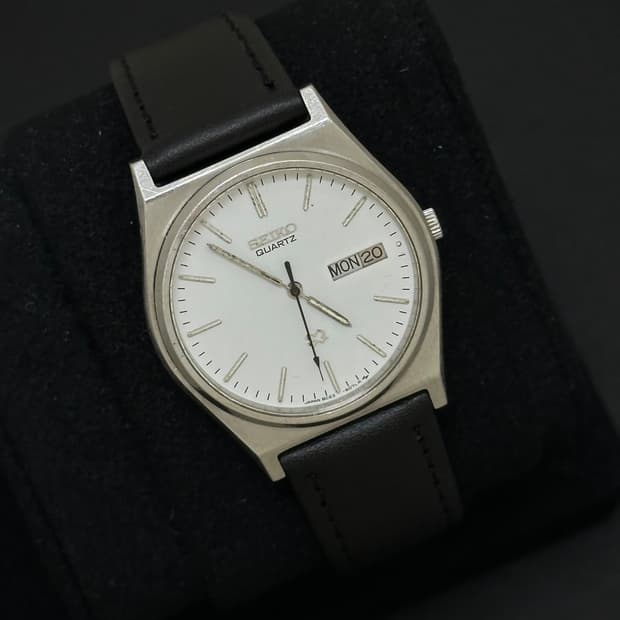 세이코 SQ 실버 쿼츠 시계