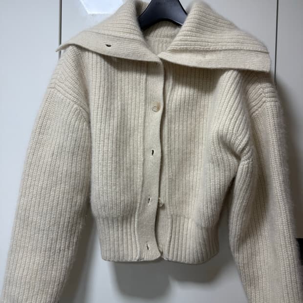 Blossom h 블러썸 에이치 리버시블 니트