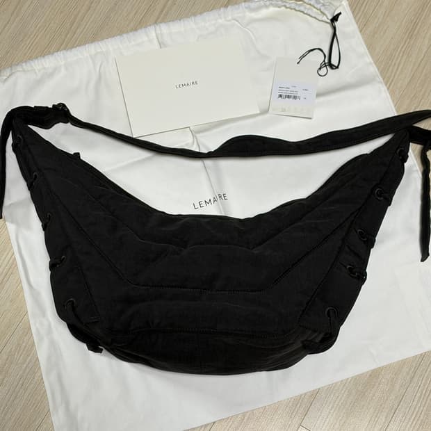 르메르 소프트 게임백 미디엄 다크 초코 판매합니다.